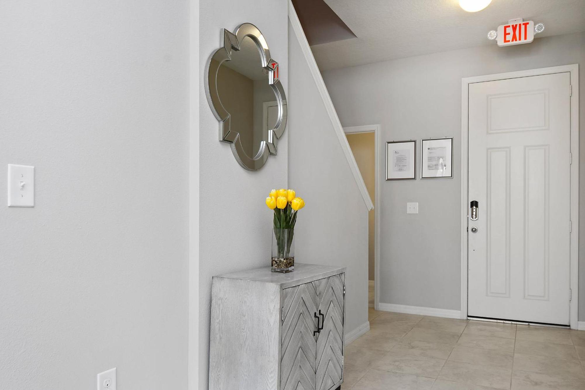 Four Bedrooms Townhome 5122